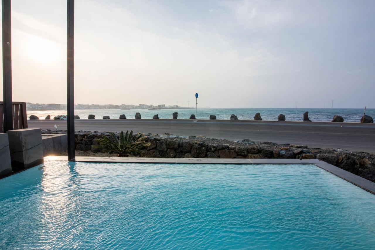 Aqua Beautique Poolvilla Jeju Exteriör bild
